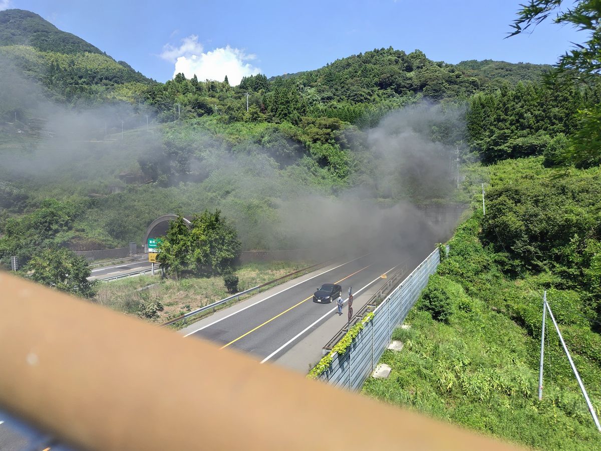 山陽道 周南市のトンネル内で火災　上下線通行止めとなるも現在は解除　