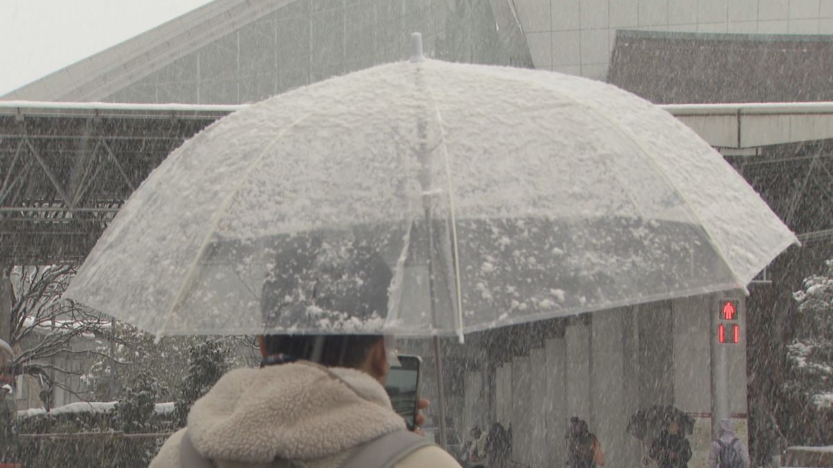 3連休中日の石川県内不安定な空模様　24日昼前にかけて雪の降り方が強まる見込み