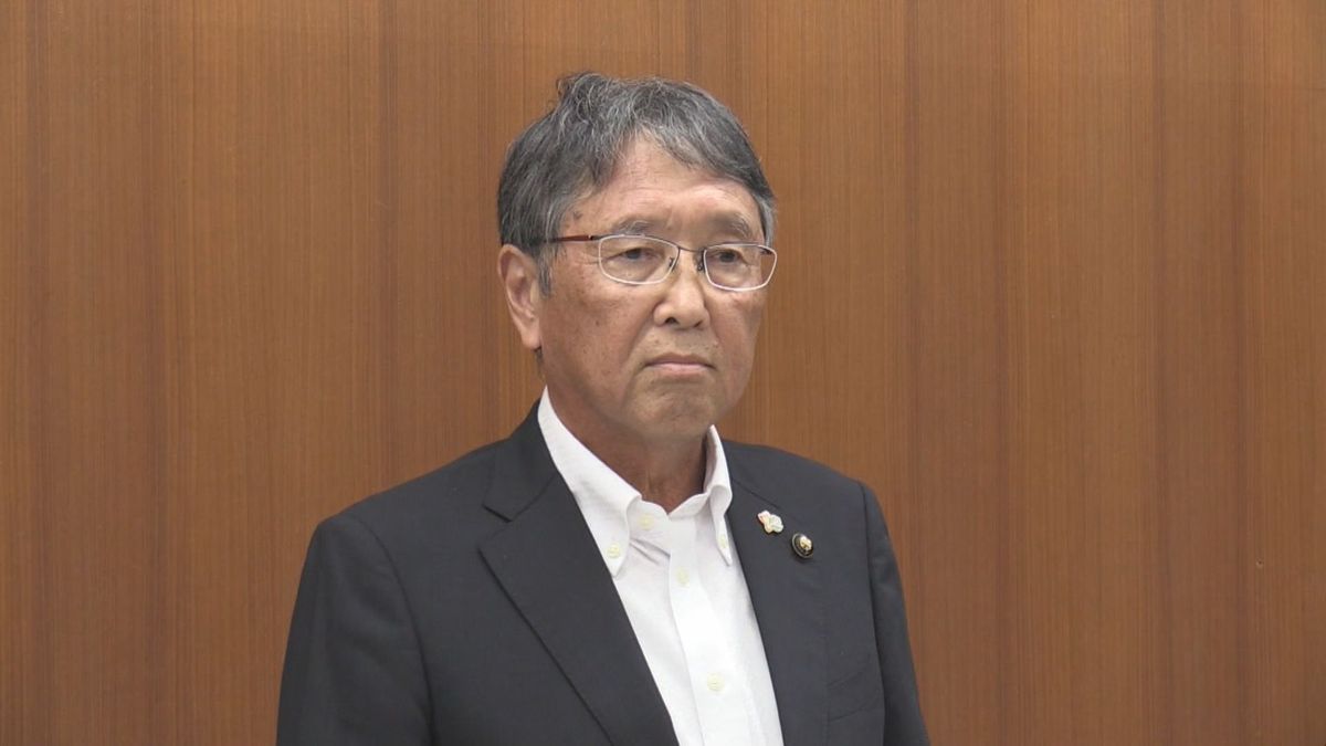 西之表市八板市長｢賛否示さず｣ 市議会が辞職勧告決議案可決“辞職の考えはない”