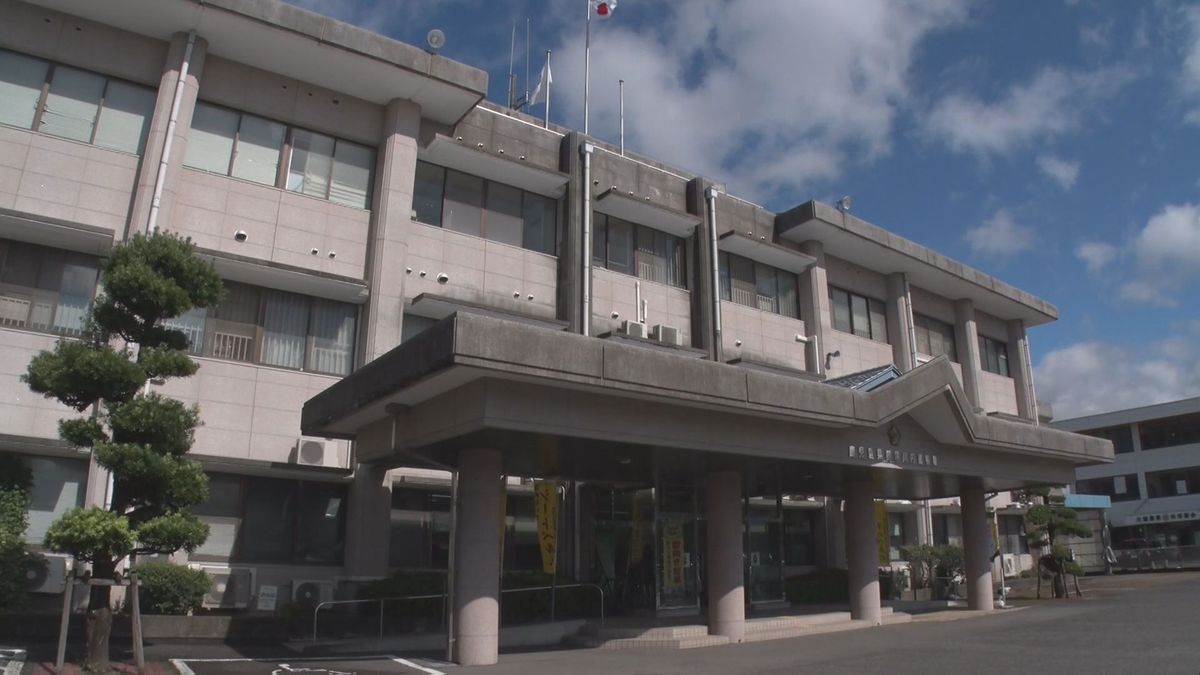 コインランドリー侵入疑い 県立学校教員男(26) 逮捕　 ｢洗濯機を触るなど不審な動き｣ 警察に相談