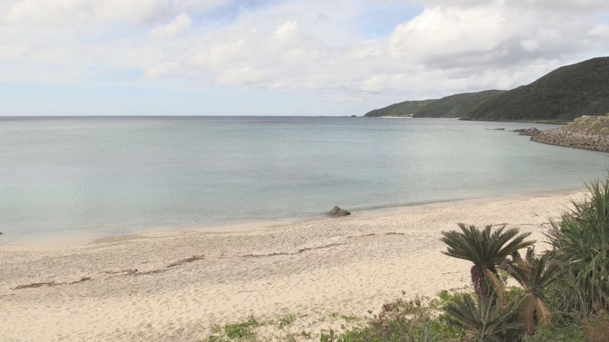 奄美大島の海岸で遠泳大会に参加していた男性(56)が死亡