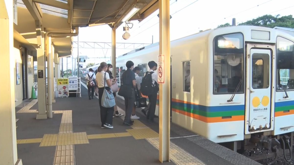 脱線事故の肥薩おれんじ鉄道 運転再開で高校生｢動いてよかった｣