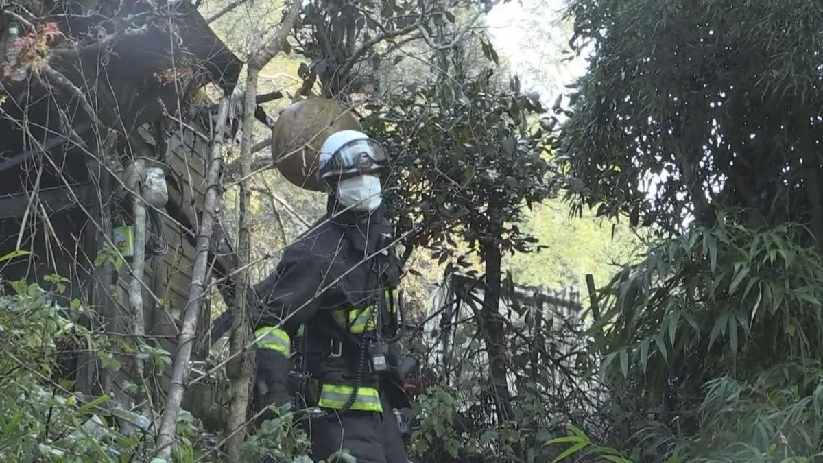 「建物から火…黒煙も」霧島市で火事 木造平屋建て住宅1棟全焼1人死亡 住人の男性(88)か