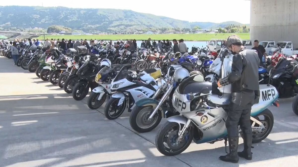 バイク愛好家が事故撲滅を目指しイベント　４００台以上がズラリ…自動車学校による安全講習も
