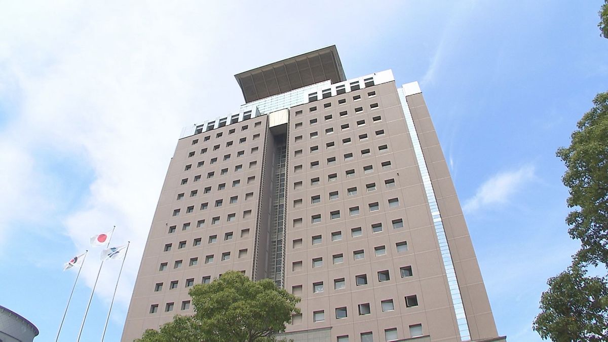  セクハラや威圧的指導 教諭3人に減給の懲戒処分 体を触る 同僚にハグ