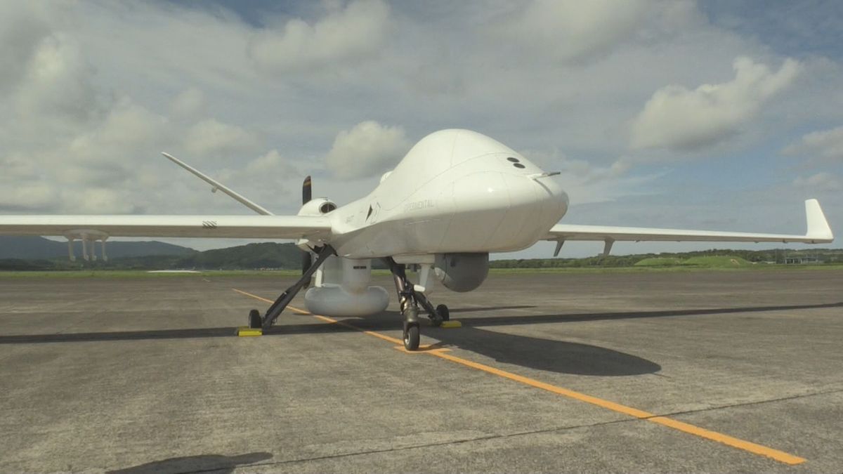 海自 大型無人機シーガーディアン 鹿屋航空基地で機体公開　東シナ海での警戒監視を検証