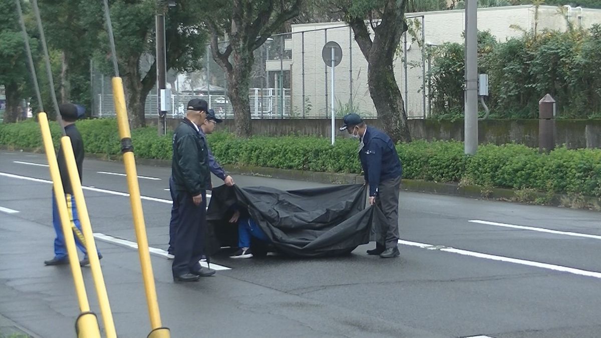 鹿児島市荒田の市道で事故　バイクと車にはねられ男性(53) 死亡 死因は出血性ショック 