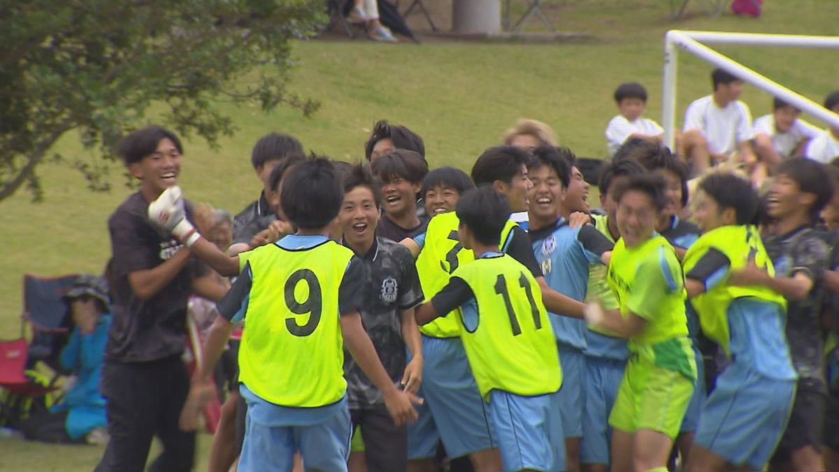 鹿児島県高校総体・男子サッカー　鳳凰が初の３位！引退する３年生も…激戦の大会ハイライト