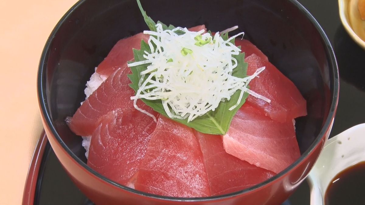 ”まぐろ漬け丼”や”生春巻き”　「まぐろ祭り」の料理お披露目会