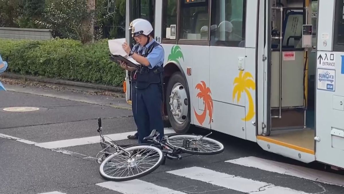 鹿児島市星ヶ峯の交差点　バスと自転車が衝突する事故　２人ケガ