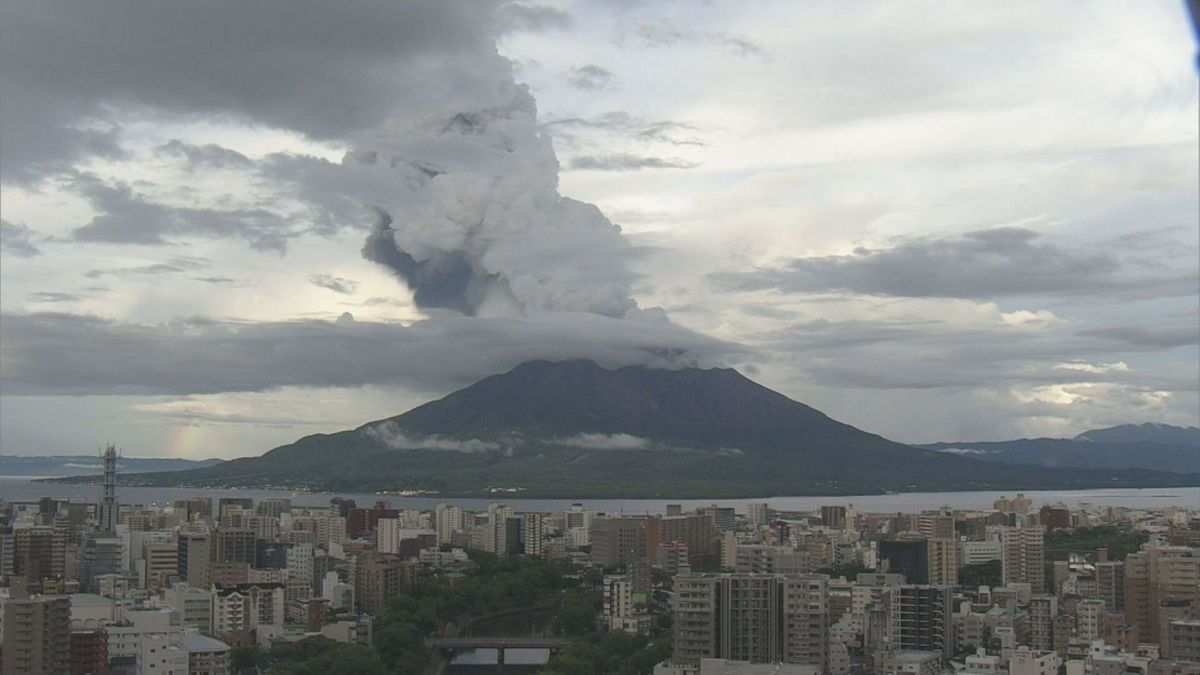 【速報】桜島が爆発的噴火　噴煙が4500メートルに
