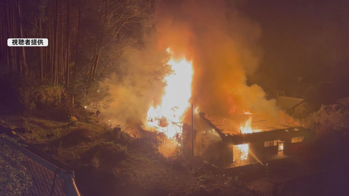 住宅など３棟全焼１人死亡 鹿児島市東俣町「平屋建ての建物が燃えている」