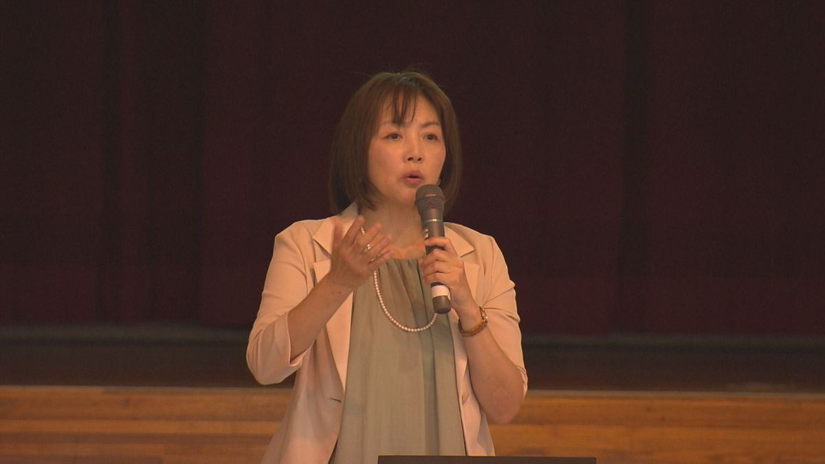 鹿児島ゆかりの児童文学作家椋鳩十さん孫娘が中学校で講演　 ｢大造じいさんとガン｣は教科書にも 