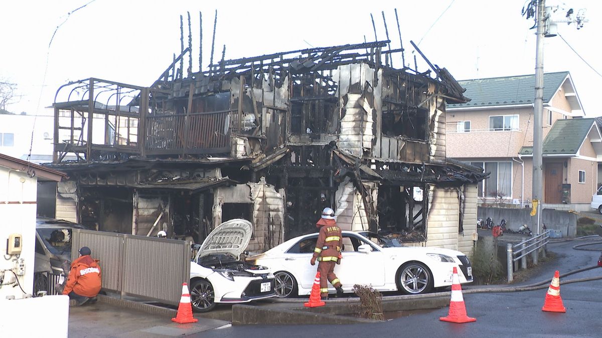 住宅火災で2人が救急搬送　宮城塩釜