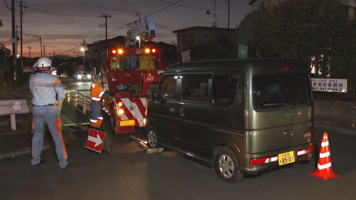 ＜事故前に”体調”に異変か…＞軽乗用車がガードレールに衝突　運転していた男性”意識不明”（仙台市太白区中田）