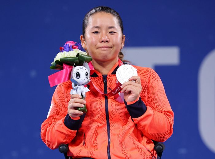 車いすテニス・上地結衣 日本女子初の銀