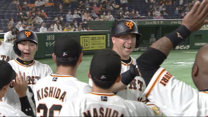 Gスモーク“勤勉”弾で伝統の一戦に勝利