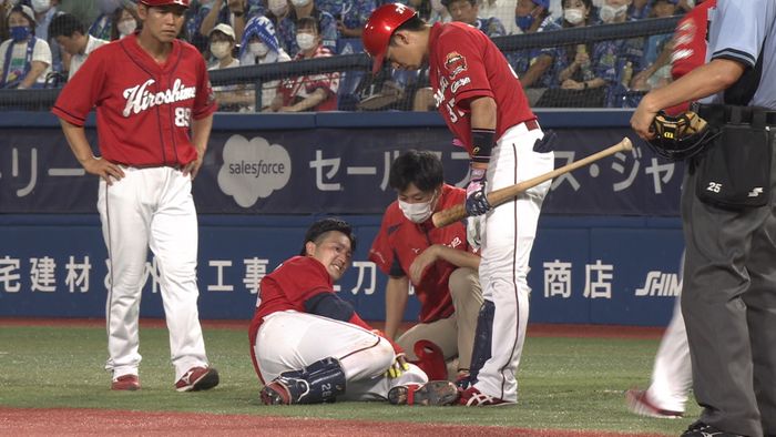 今季8勝の広島“勝ち頭”床田寛樹は右足関節骨折 3日DeNA戦で走塁時に転倒