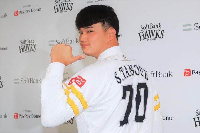 支配下再登録 2年目の19歳ソフトバンク・田上奏大「今日からがスタート」 背番号は叔父・秀則氏と同じ『70』