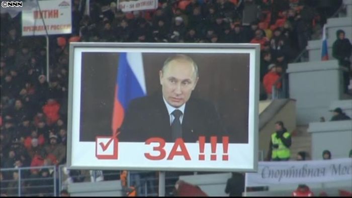 大統領選控え、プーチン氏支持１３万人集結
