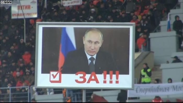 大統領選控え、プーチン氏支持13万人集結