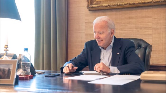コロナ感染 バイデン大統領“マスクなし”写真公開「私は元気だ」健在ぶりアピール
