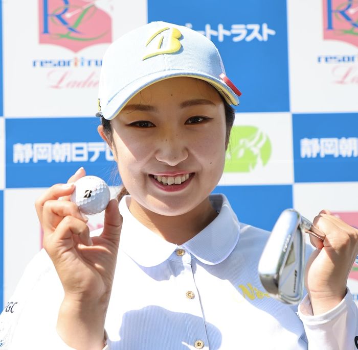 一振りで“800万円” ルーキー・阿部未悠が12番のホールインワンで獲得