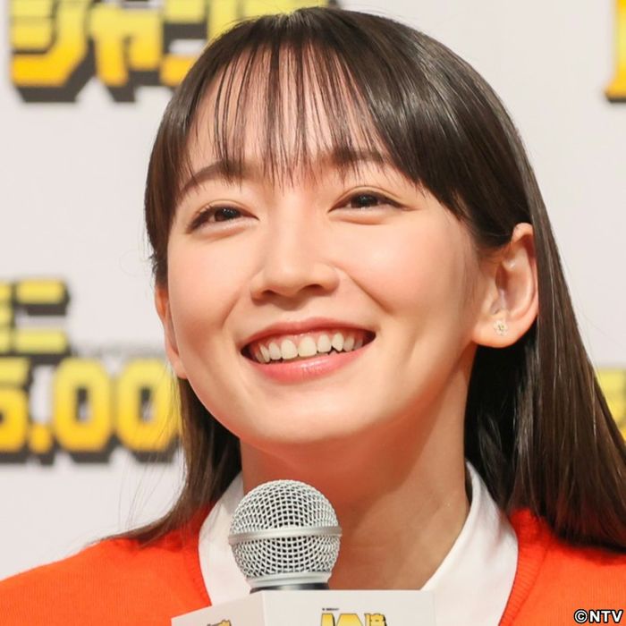 吉岡里帆、今年は「舞台で“ぎっくり腰”」