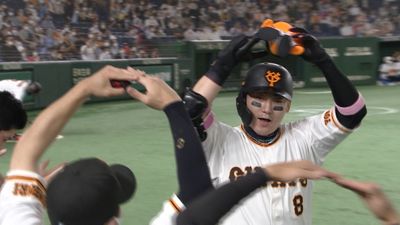 巨人 丸佳浩 10年連続2桁ホームラン達成 今季2本目の先頭打者弾で巨人が先制