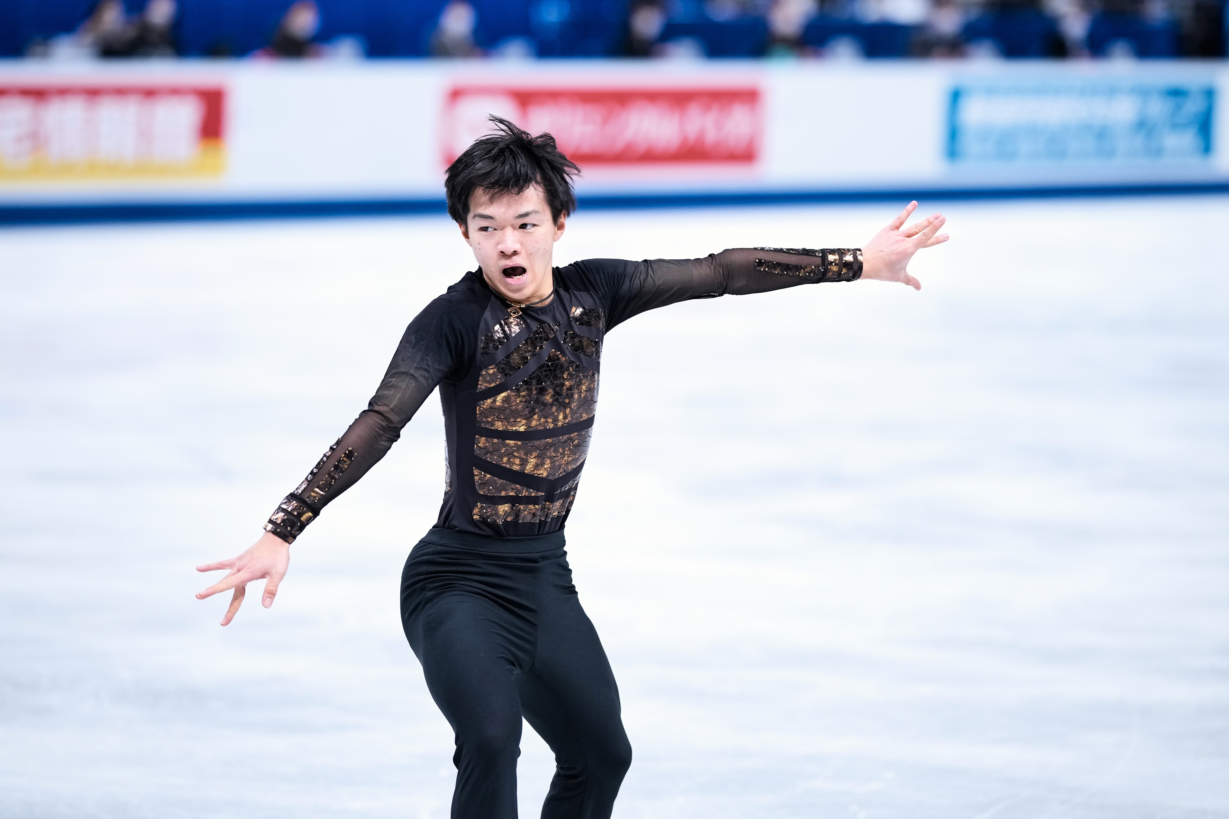 北京五輪 フィギュア鍵山優真 神写真 がとらえた18歳の急成長