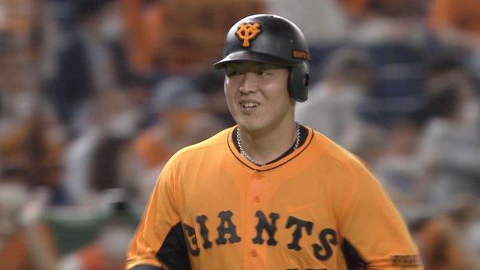 単独トップ G岡本が25号ホームラン