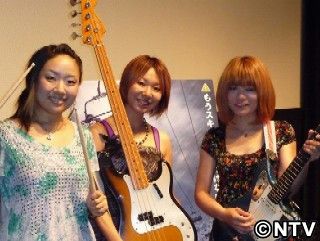 つしまみれ、映画館で初ミニライブ!恐怖で凍る前に熱く…