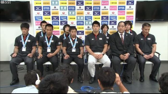 柔道世界選手権のメダリストたちが帰国