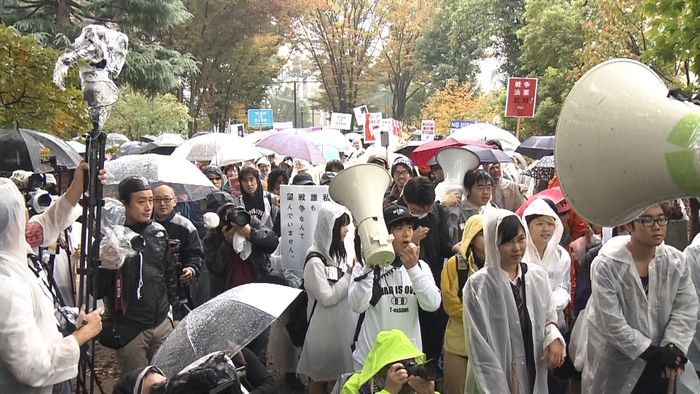 高校生ら300人、都内で“反安保”集会