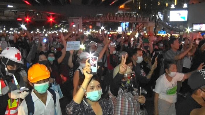 タイの新世代デモ SNS駆使し当局を…