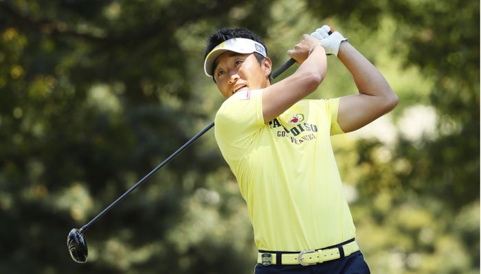 48歳宮本勝昌 3打差2位で最終日へ