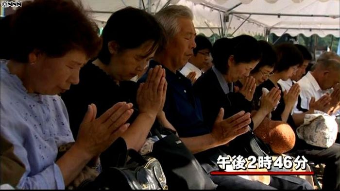 建物が全壊した寺で冥福を祈る法要 岩手