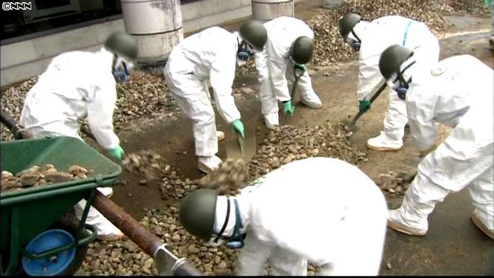 陸上自衛隊による除染作業の様子を公開