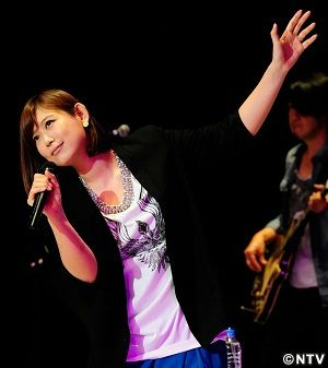 絢香、新曲初披露「口ずさんだら元気に」