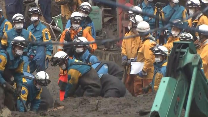 救助活動“胸元近くまで土砂” 疲弊激しく