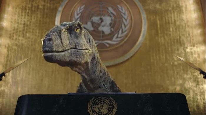 話題沸騰「絶滅を選ぶな」恐竜が国連で演説