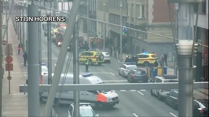 ベルギーで連続爆発テロ 30人以上死亡