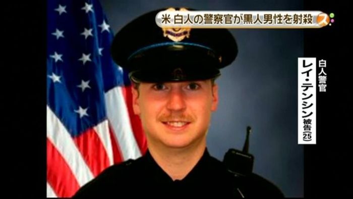 黒人射殺の警官逮捕 ボディーカメラ映像で