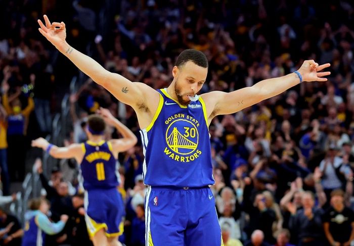 プレーオフ中に大学を卒業 NBA 34歳のステフィン・カリーが社会学で学位を取得