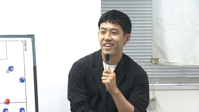「ユニホームはだめだ!」「キャプテンマークならいいか」遠藤航がリーグ最終戦で起きた“事件”の真相語る