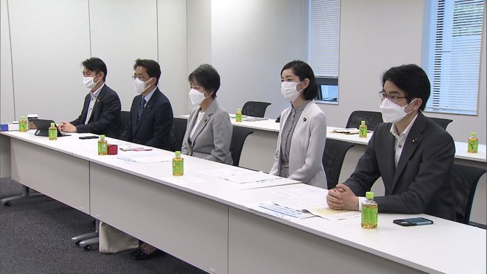 アダルトビデオ 無条件で契約解除可能「原則1年」素案取りまとめ