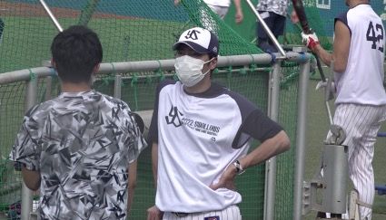 療養中は“野球の勉強” ヤクルト高津監督がチームに復帰