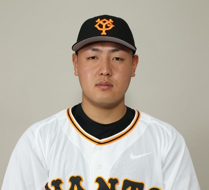 巨人・岡本和真 “2度の大ファウル”も最後は見逃し三振 7月はホームラン1本のみ