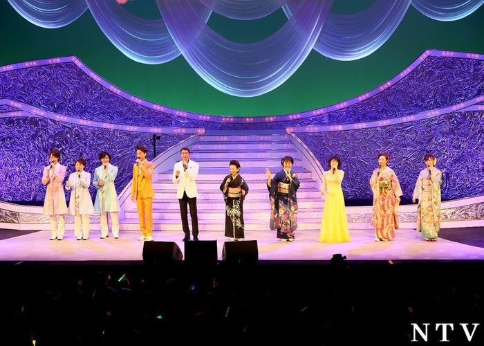 水森かおり、思い出のステージで新曲熱唱