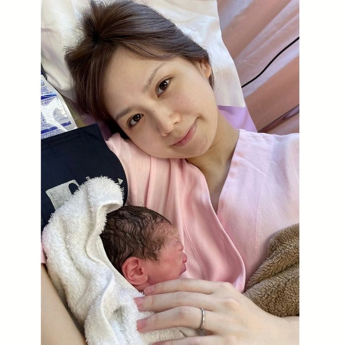 元AKB48・佐藤すみれ第1子女児を出産